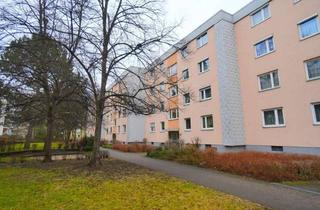 Wohnung mieten in Insinger Straße 22, 90449 Röthenbach West, Erstbezug nach Renovierung - 2 Zimmer Wohnung mit Einbauküche, Balkon und TG-Stellplatz