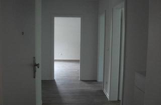 Wohnung mieten in Cuxhavener Straße 306, 21149 Neugraben-Fischbek, von Privat-Geschmackvolle Dachgeschosswohnung mit drei Zimmern sowie Loggia und EBK in HH-Neugraben