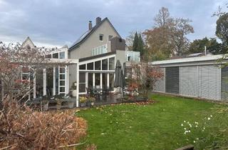 Anlageobjekt in Melibokusstr. 40, 64319 Pfungstadt, Exlusives Wohnerlebnis mit Gartenparadies. Zusätzlich eine Traumwohnung als Kapitalanlage.