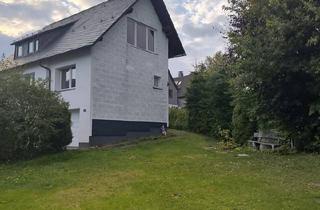 Haus kaufen in 59955 Winterberg, Winterberg - Haus mit 3 Garagen und Garten