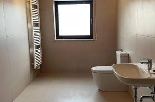 Wohnung kaufen in 66265 Heusweiler, Heusweiler - Lichtdurchflutete 4 ZKB mit neuem Tageslichtbad in 3 FH Sackgasse