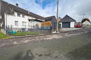 Haus kaufen in 51789 Lindlar, Lindlar - Zwei Häuser zum Preis von einem! Modernisiertes Zweifamilienhaus