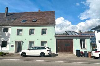 Haus kaufen in 78234 Engen, Engen - Auto-, Oldtimer-, Motorradsammler Haus mit riesiger Garage und