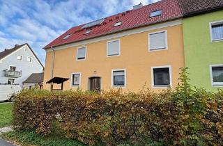 Wohnung kaufen in 92237 Sulzbach-Rosenberg, Renovierte 2-Zimmer-Wohnung mit Zentralheizung & Gartenanteil in ruhiger Lage von Sulzbach-Rosenberg