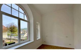 Wohnung kaufen in 56841 Traben-Trarbach, Solides Investment: Helle Eigentumswohnung - komplett saniert