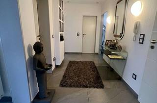 Wohnung mieten in Am Schroof 18, 52441 Linnich, Modernisierte Wohnung mit drei Zimmern sowie zwei Balkonen, Einbauküche und Klimaanlage in Kofferen