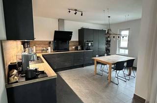 Wohnung mieten in Friedrich-Ebert-Str., 52428 Jülich, Moderne 3-Zimmer Wohnung mit EBK, Balkon & Carport in Jülicher Innenstadtlage