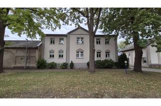 Wohnung mieten in Dorfstr. 28, 03096 Briesen, Repräsentative 6-Zimmer Wohnung (EG) in Briesen, voll renoviert