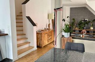 Wohnung mieten in Wilhelm-Hoegner-Straße 1d, 96103 Hallstadt, Moderne, neuwertige 2,5-Zimmer Maisonette-Wohnung mit Balkon in Hallstadt