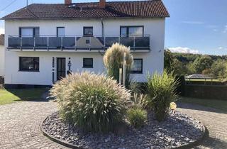 Haus kaufen in 35799 Merenberg, Ein- bis Zweifamilienhaus mit großem Grundstück