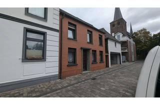 Haus kaufen in 47665 Sonsbeck, Geräumiges RMH mit Ausbaureserve, kleinem Außenbereich/ Terrasse in zentraler Lage