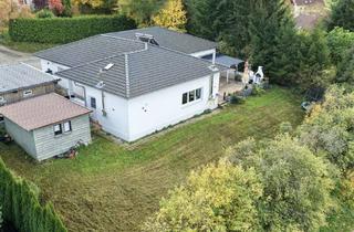 Haus kaufen in 95490 Mistelgau, Moderner Bungalow in idyllischer Lage – mit Doppelgarage, Garten & Pool!