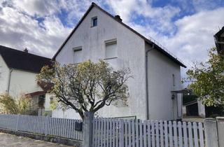 Haus kaufen in Ostendstraße, 63150 Heusenstamm, Freistehendes Zweifamilienhaus mit großem Garten-Grundstück und Ausbaupotential (ca. 50qm)