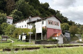 Gewerbeimmobilie kaufen in Burgstraße, 72574 Bad Urach, Halle mit Büro * Sichtbarkeit * Freifläche