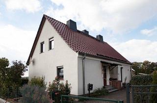 Doppelhaushälfte kaufen in 04779 Wermsdorf, Wermsdorf - Wohnen, wo andere spazieren gehen – Doppelhaushälfte am Schloss mit großem Grundstück