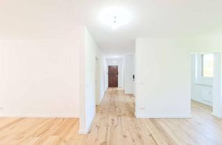 Wohnung kaufen in 40667 Meerbusch, Stilvoll & Zeitlos: Sanierte 4-Raum-Wohnung mit Balkon und Stellplatz