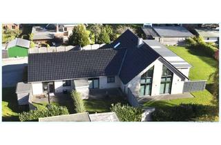 Haus kaufen in 25821 Almdorf, TOPZUSTAND & TOPENERGETIK: Wohnhaus Bj. 2017 mit 2 sep. barrierefreien Wohnungen in ruhiger Dorflage