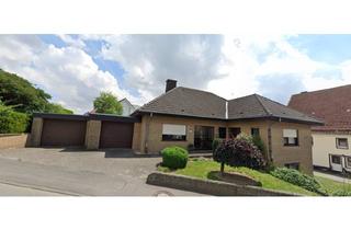 Haus kaufen in 59609 Anröchte, Bungalow mit Einliegerwohnung in ruhiger Wohnlage