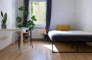 Wohnung kaufen in 10783 Berlin, Berlin - Provisionsfreie bezugsfreie 3-Zimmer-Wohnung mit Balkon & Carport