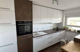 Wohnung mieten in Eichenstraße, 97228 Rottendorf, Helle 3-Zimmer Wohnung mit Balkon und Garage in Rottendorf