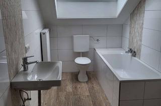 Wohnung mieten in Hauptstr. 11a, 84069 Schierling, Moderne 3-Zimmer Dachgeschosswohnung in Schierling