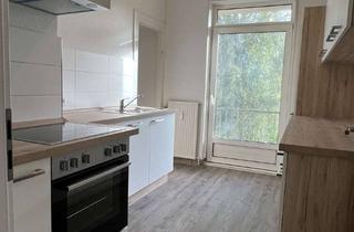 Wohnung mieten in Waldstraße 27, 24939 Westliche Höhe, Renovierte 3-Zimmer-Wohnung, Waldstr., mit Balkon