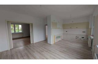 Wohnung mieten in Erich-Weinert-Str. 17, 98527 Suhl-Ilmenauer Straße, 4 Raum Wohnung im Erdgeschoss