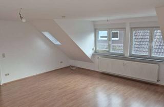 Wohnung mieten in 64546 Mörfelden-Walldorf, DG-Wohnung (2. OG) in Mörfelden-Walldorf, frisch saniert