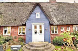 Haus kaufen in 25992 List, Wohnen Sie stilecht unter Reet in fußläufiger Nähe zum Strand