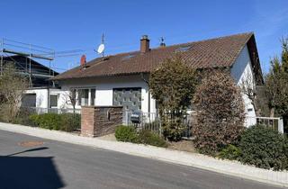 Einfamilienhaus kaufen in 75242 Neuhausen, Steinegg: Freistehendes Einfamilienhaus mit Einliegerwohnung u. idyllischem Garten