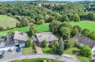 Haus kaufen in 53809 Ruppichteroth, Freistehender Bungalow auf großzügigem Grundstück in ruhiger Lage von Ruppichteroth