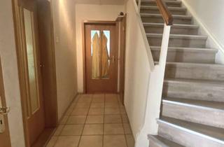 Doppelhaushälfte kaufen in 94522 Wallersdorf, Charmante DOPPELHAUSHÄLFTE in ruhiger Wohnsiedlung