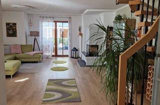 Doppelhaushälfte kaufen in 79108 Hochdorf, Doppelhaus mit Einliegerwohnung – Wohnen mit Möglichkeiten