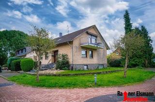 Einfamilienhaus kaufen in 46446 Emmerich, Emmerich-Vrasselt: Sanierungsbedürftiges Zweifamilienhaus mit Möglichkeit als Einfamilienhaus