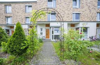 Reihenhaus kaufen in 22399 Poppenbüttel, Wo Familie wächst und Ruhe wohnt – Reihenhaus mit grünem Herzen