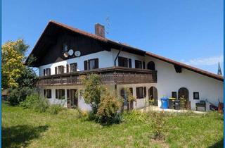 Haus kaufen in 84384 Wittibreut, Das hat Potenzial: 2-Familienhaus mit ausgebautem DG und großem Grundstück