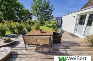 Einfamilienhaus kaufen in 25792 Strübbel, Wohnen, wo andere Urlaub machen – saniertes Einfamilienhaus mit 2.050 m² Grundstück, Sauna und Feldb