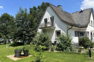 Anlageobjekt in 63683 Ortenberg, Stilvolles Wohnen auf parkähnlichem Grundstück und Ertrag aus Vermietung von Ferienimmobilien