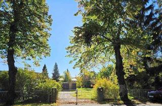 Grundstück zu kaufen in 14943 Luckenwalde, Erschlossenes Baugrundstück, 880 qm, mit gültiger Bauvoranfrage und kleinem Wohnhaus zu verkaufen.