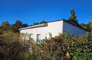 Grundstück zu kaufen in 14943 Luckenwalde, Baugrundstück, 880 qm, erschlossen, mit gültiger Bauvoranfrage und kleinem Wohnhaus, zu verkaufen.