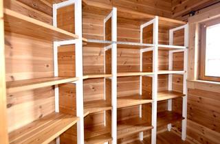 Einfamilienhaus kaufen in 88179 Oberreute, Rarität - massives Allgäuer Blockbohlenhaus unterkellert WF 234 qm 8 Räume ruhige Lage mit Büro / ELW