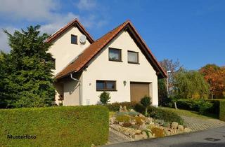 Doppelhaushälfte kaufen in 42719 Solingen, 2-Familien-Doppelhaushälfte, nebst Garage