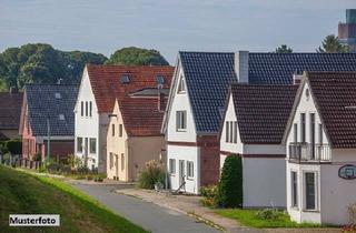 Mehrfamilienhaus kaufen in 61381 Friedrichsdorf, Dreifamilienhaus, Garten und 2 Garagen