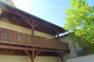 Wohnung mieten in Fischerstraße, 04860 Torgau, Stadtzentrum: Ruhige 2-Zimmer-Wohnung mit großem Holz-Balkon, separater Küche und neuem Laminatboden