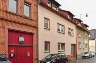 Haus kaufen in 69121 Heidelberg, Heidelberg - Handschuhsheim: MFH mit 3 WE - eine Wohnung mit Balkon frei, 3 Garagen, Dachspitze ausgebaut