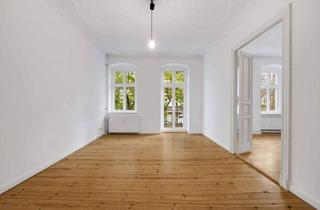 Wohnung kaufen in Kopenhagenerstrasse 6, 10437 Berlin, Berlin - Elegante Altbauwohnung mit zwei Balkonen nahe Mauerpark in Top Zustand