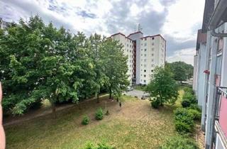 Wohnung kaufen in 97464 Niederwerrn, Niederwerrn - Gepflegte 3-Zimmer-Wohnung mit Balkon und 2 Tiefgragenstellpl.