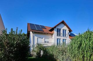 Wohnung kaufen in 94339 Leiblfing, Helle Dachgeschosswohnung mit Gartenabteil und zwei Stellplätzen in ruhiger Lage von Leiblfing