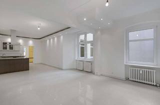Wohnung kaufen in Togostraße, 13351 Wedding, Lichtdurchflutete modernisierte Altbauwohnung mit flexiblem Grundriss - 100 m² im Gartenhaus
