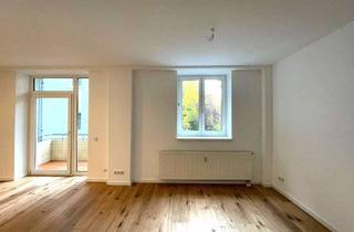 Wohnung kaufen in Normannenstraße 7 C, 12524 Altglienicke, RENOVIERT & BEZUGSFREI! Tolles 1-Zimmer-Apartment mit Balkon in ruhiger Lage! Barrierearme Wohnung!